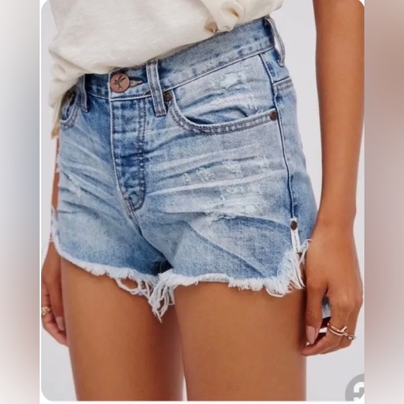 OneTeaspoon Juliettes high waist Coastal Cowgirl curved hem.Size 26 - Picture 3 of 15